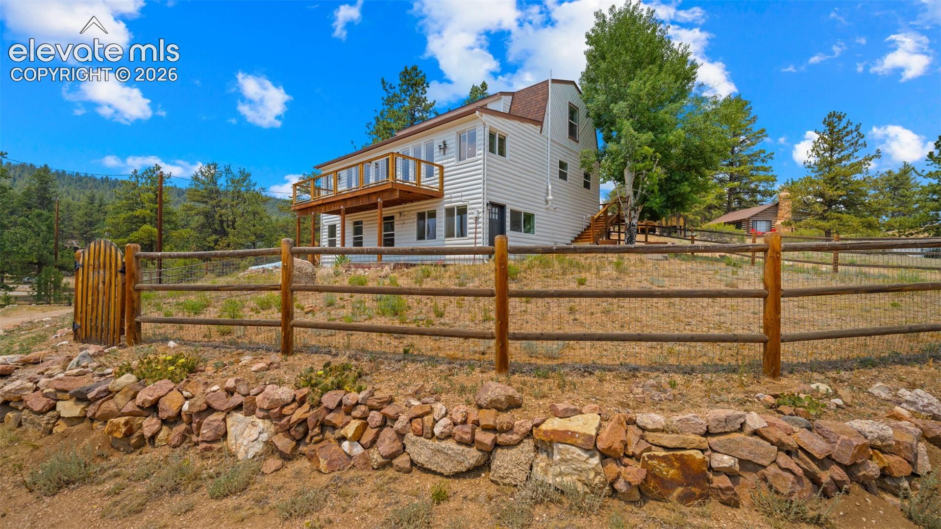 925 Midland Court
