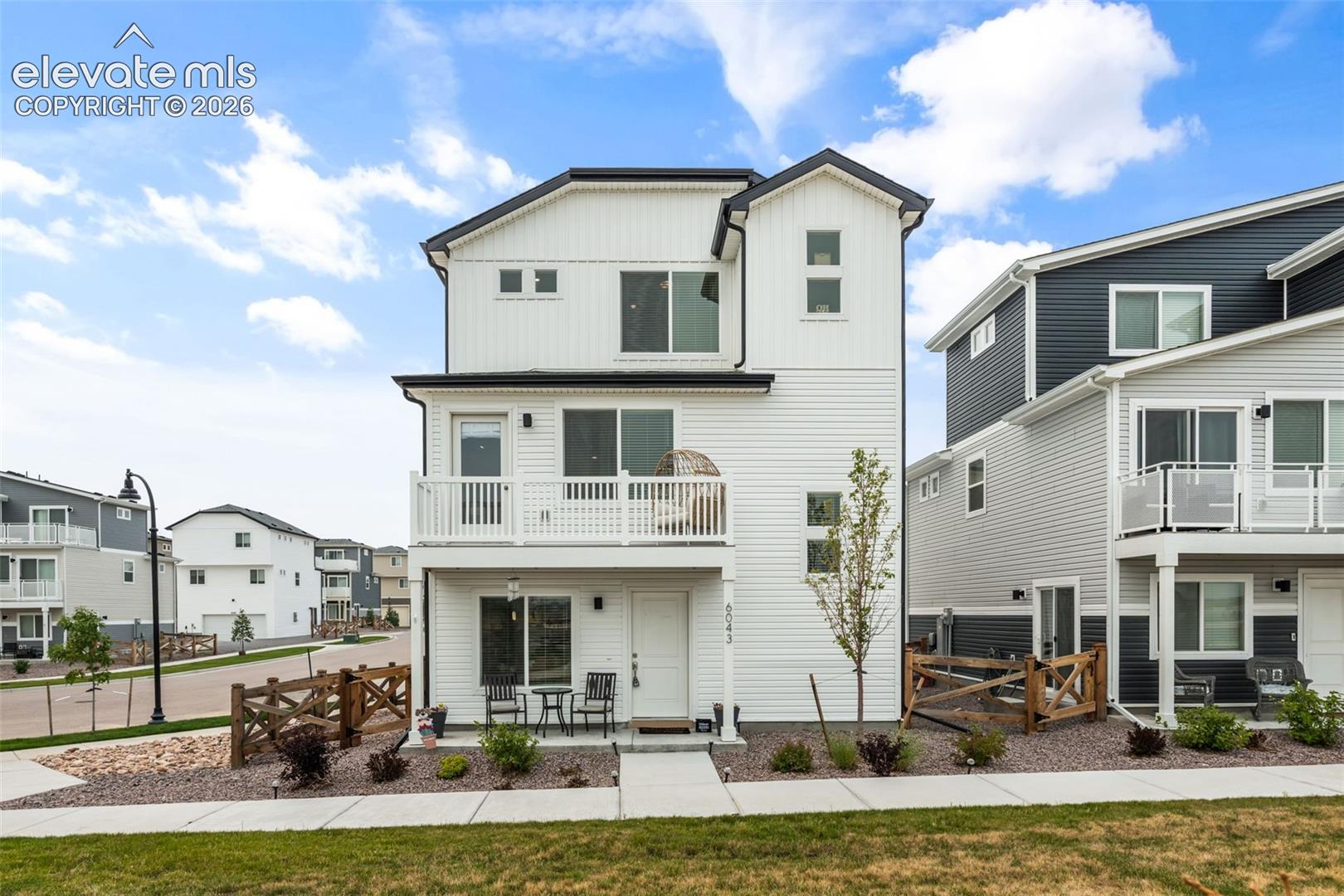 6043 Notch Top Way