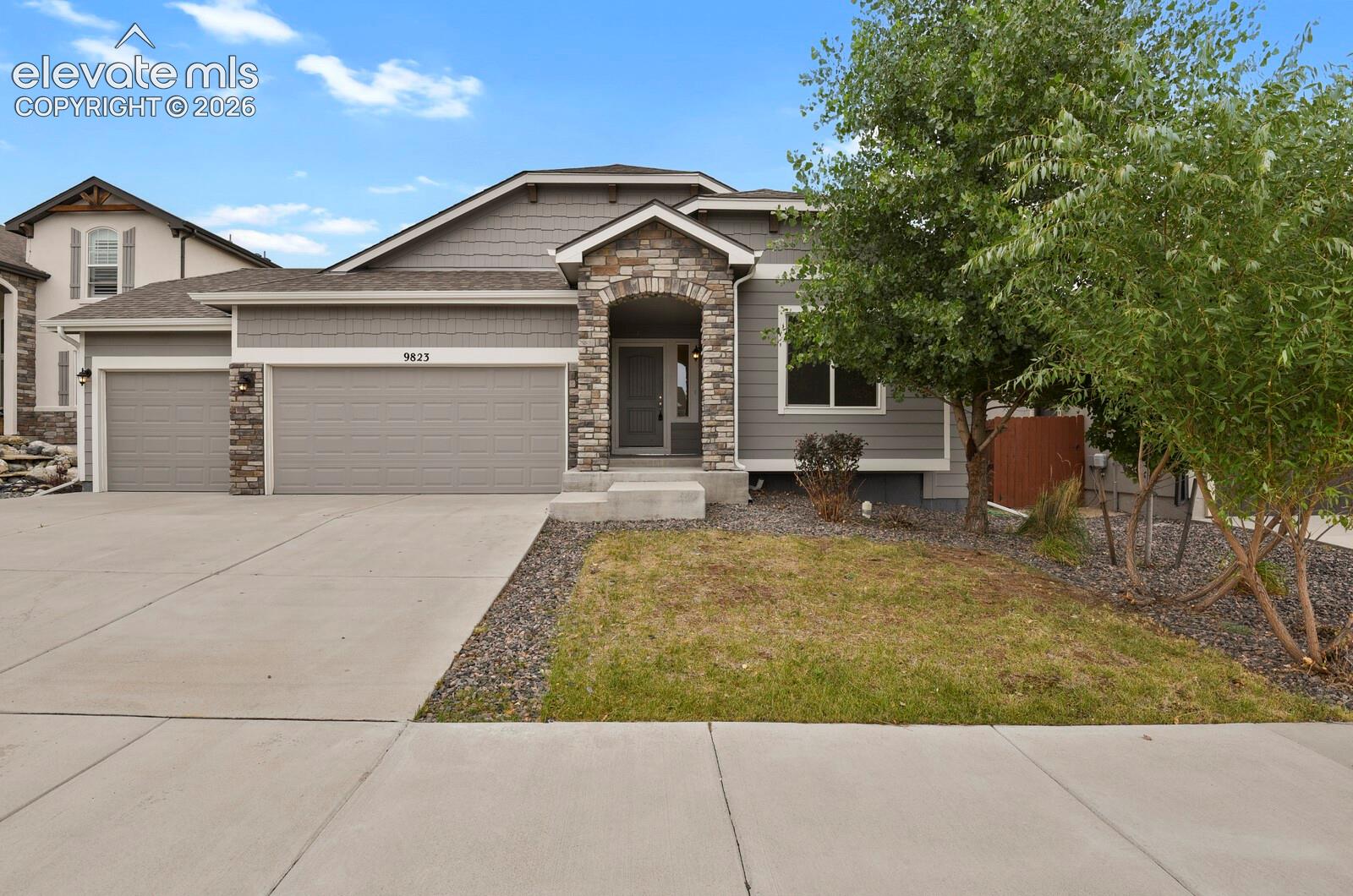 9823 Fairway Glen Drive