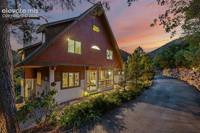 400 Valley Crescent