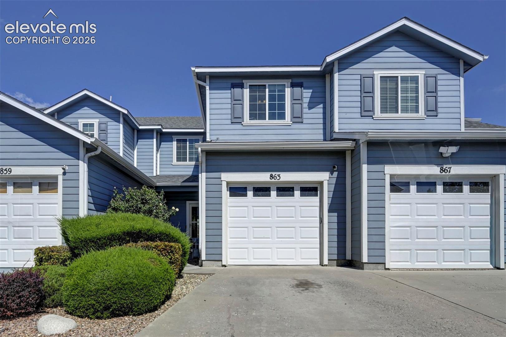 863 Red Thistle View