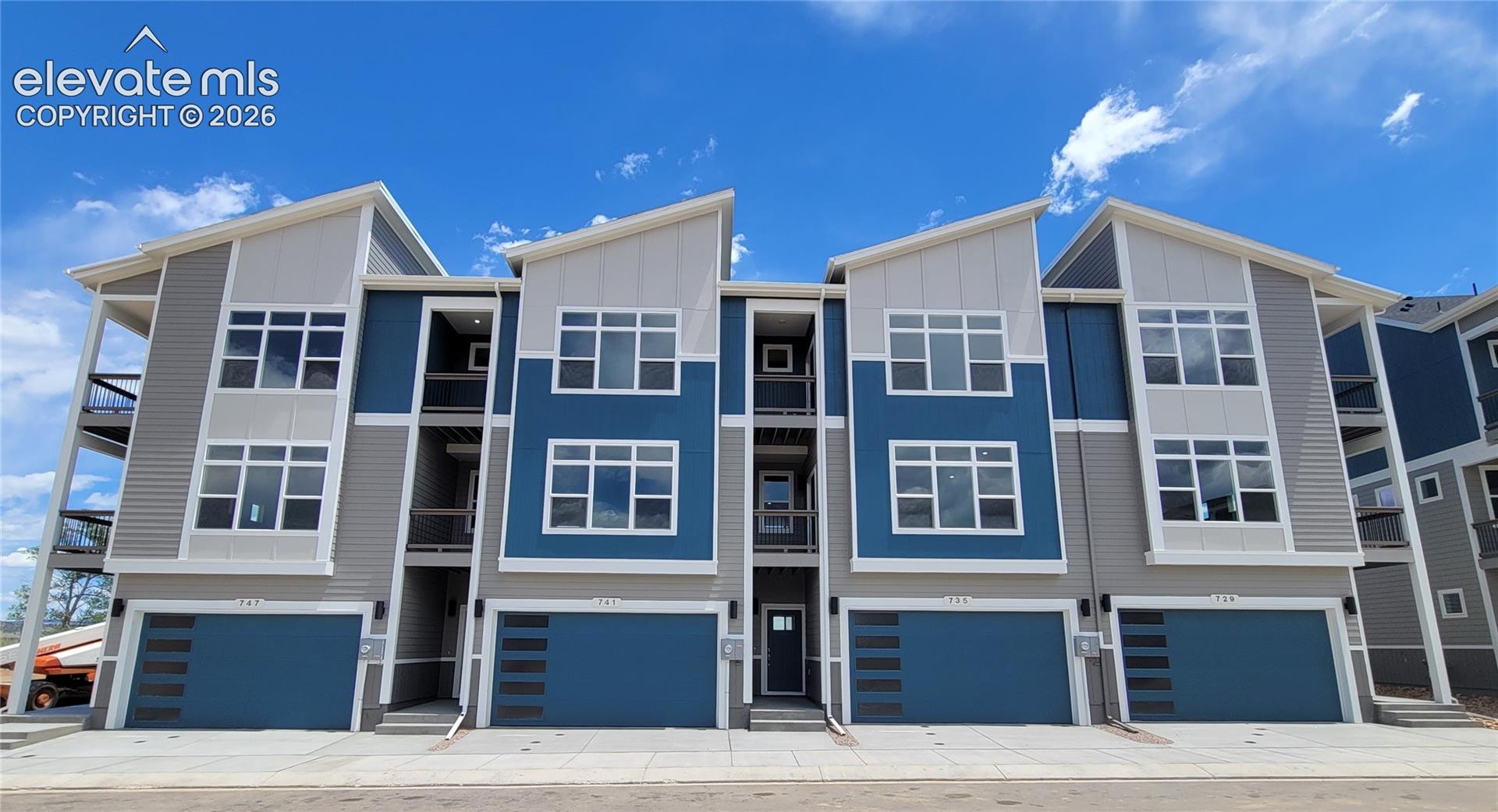 741 Belleza View