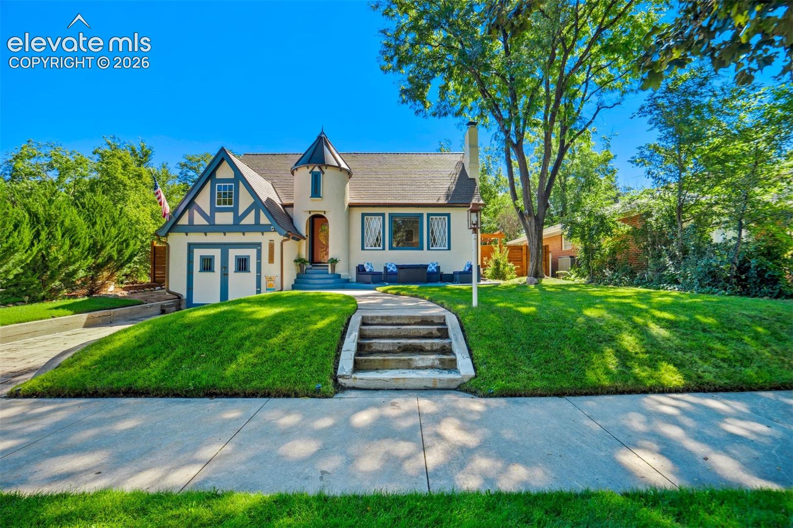 2221 Wood Avenue