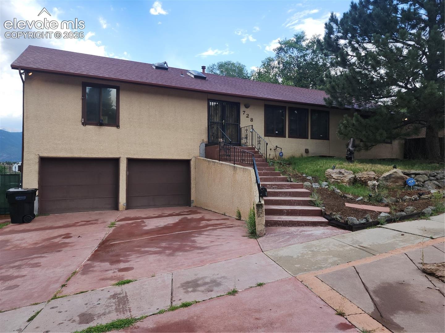 728 Panorama Drive