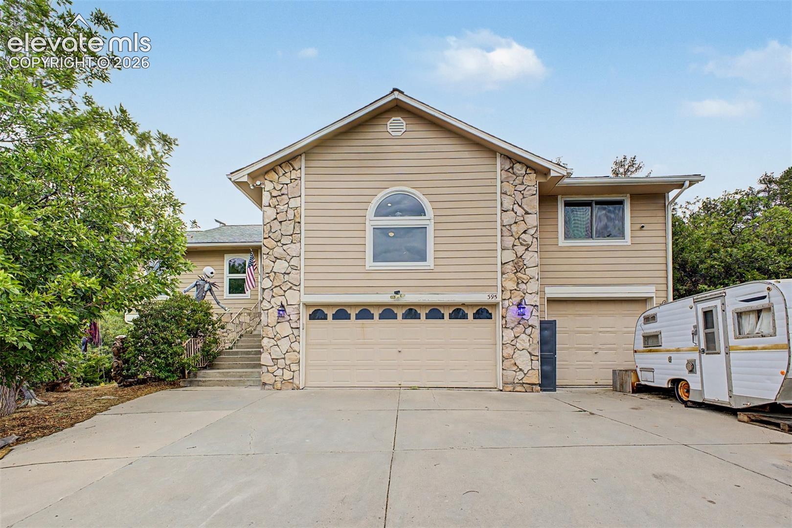 395 Dawson Court
