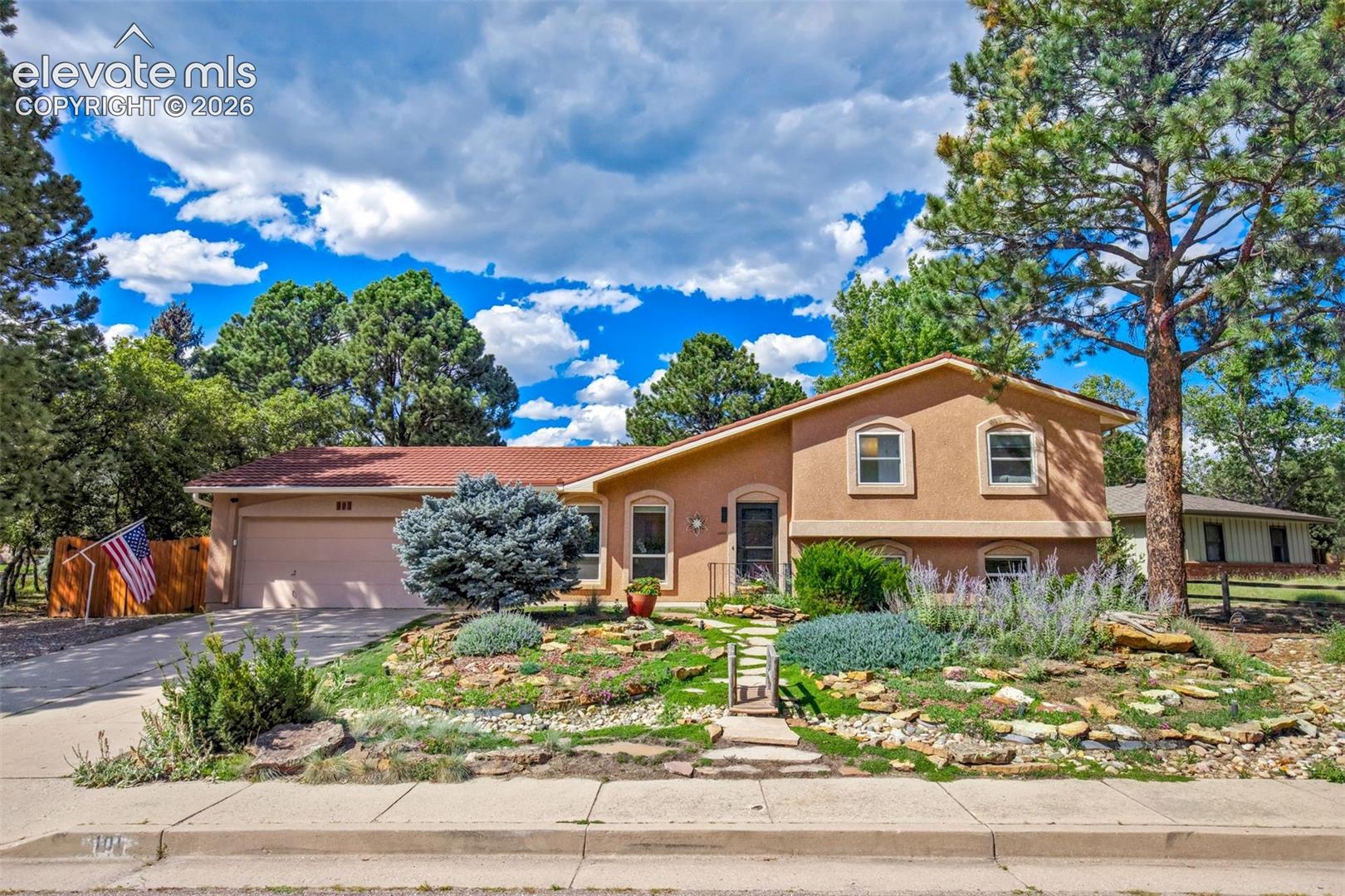 101 Raven Hills Court