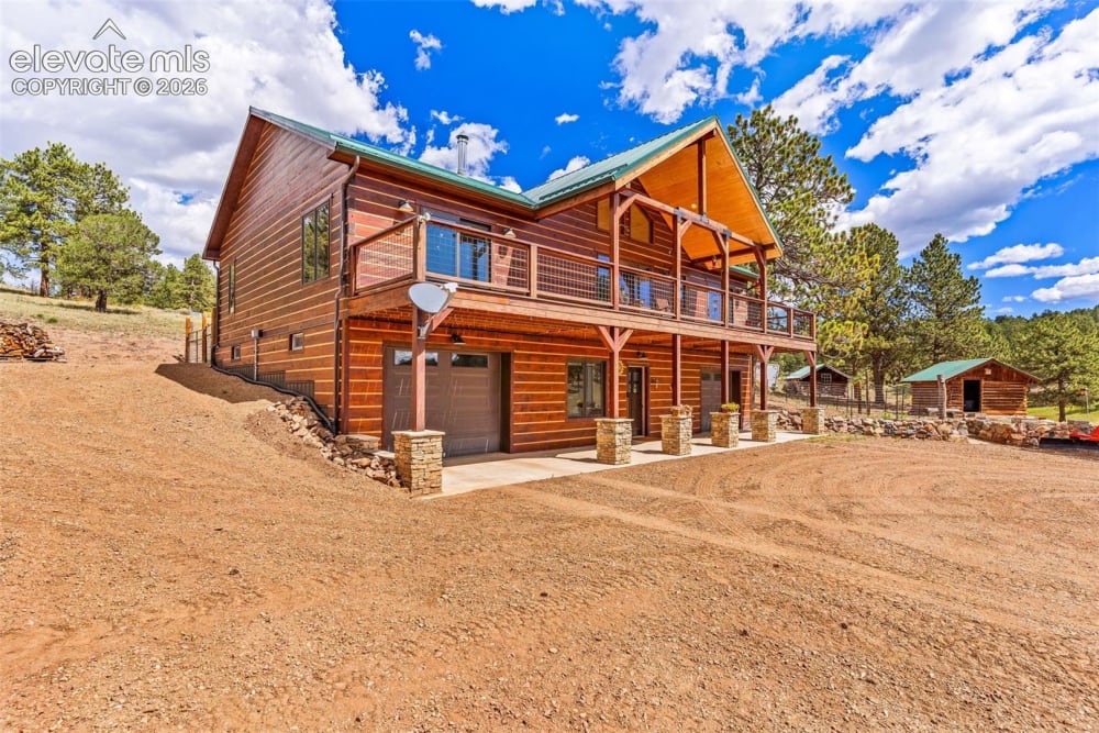 411 Larkspur Lane