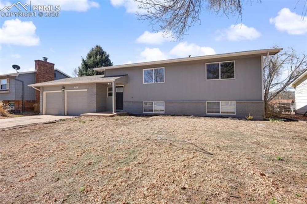 7315 Colonial