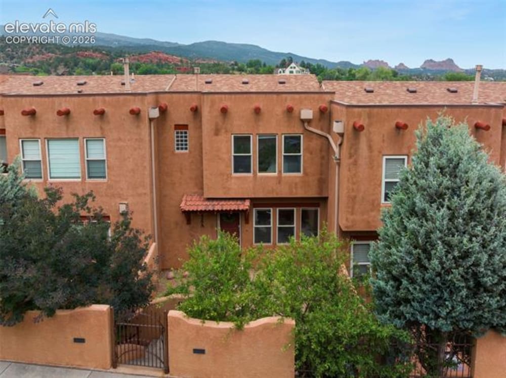 326 Santa Fe Place