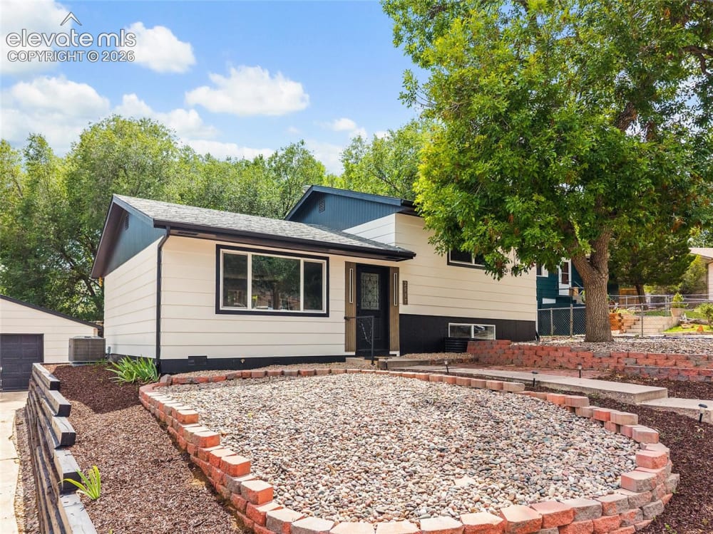 2537 Camelot Court