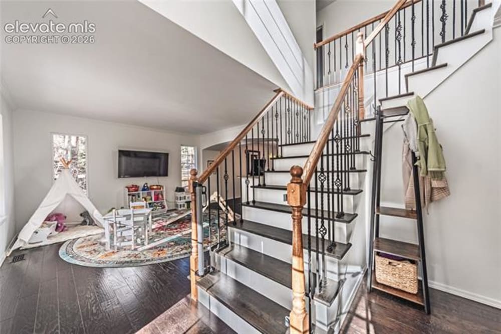 1530 Windwood