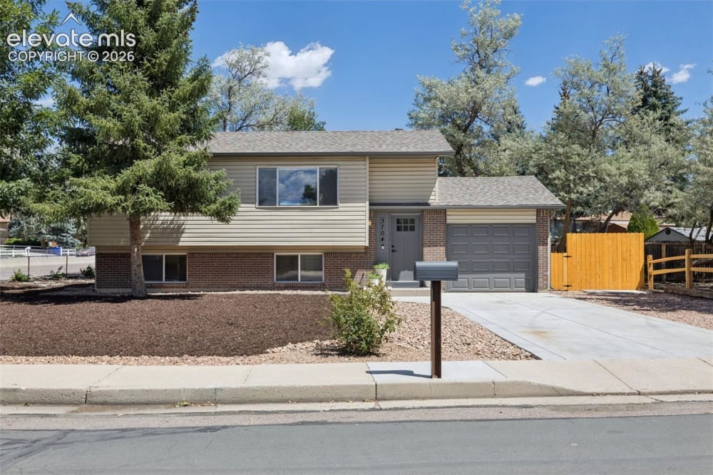 3704 Surrey Lane
