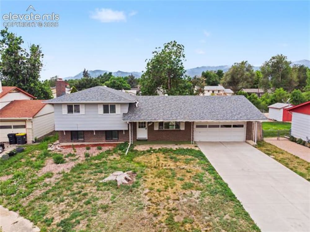 1122 Drake Circle