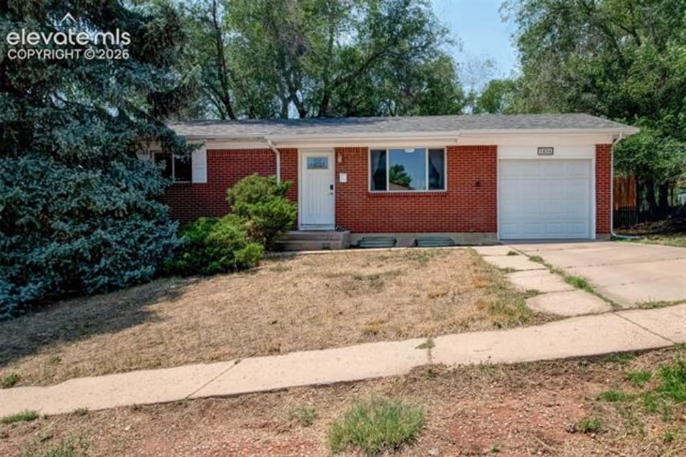 1426 Holmes