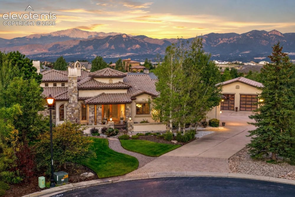 2217 Rainbows End Point