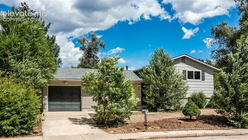 320 Cranbrook