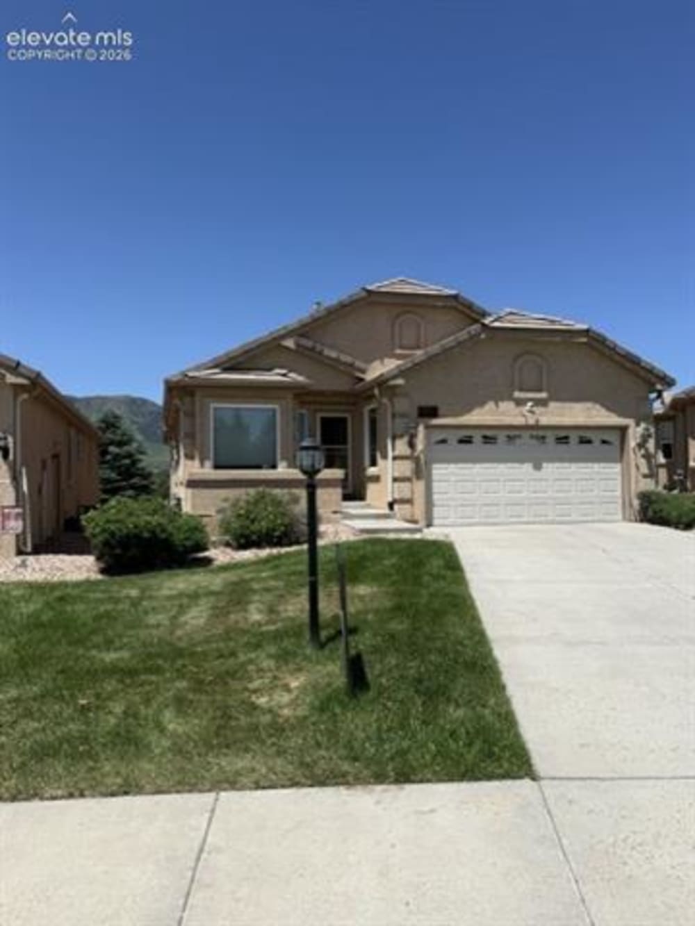 2176 creek valley