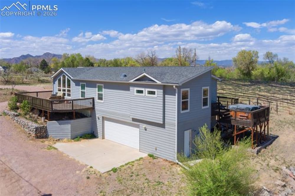 1704 Willow
