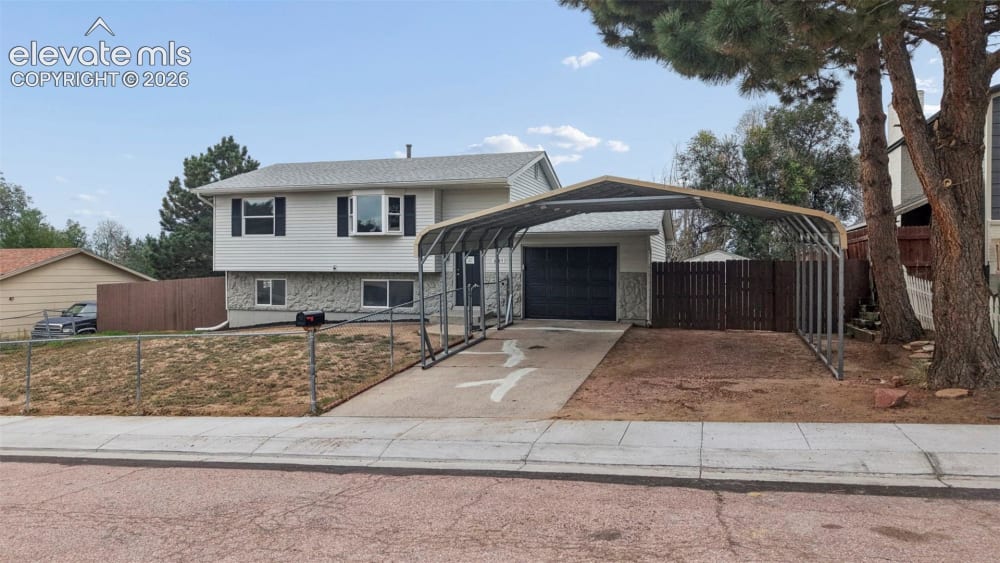 6885 Mescalero Drive