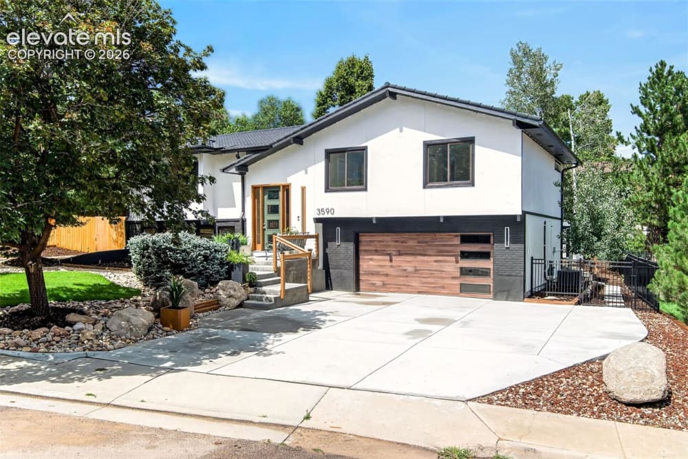3590 Clubheights Drive
