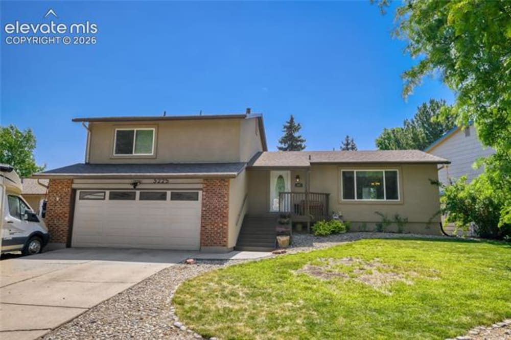 3225 Oak Creek