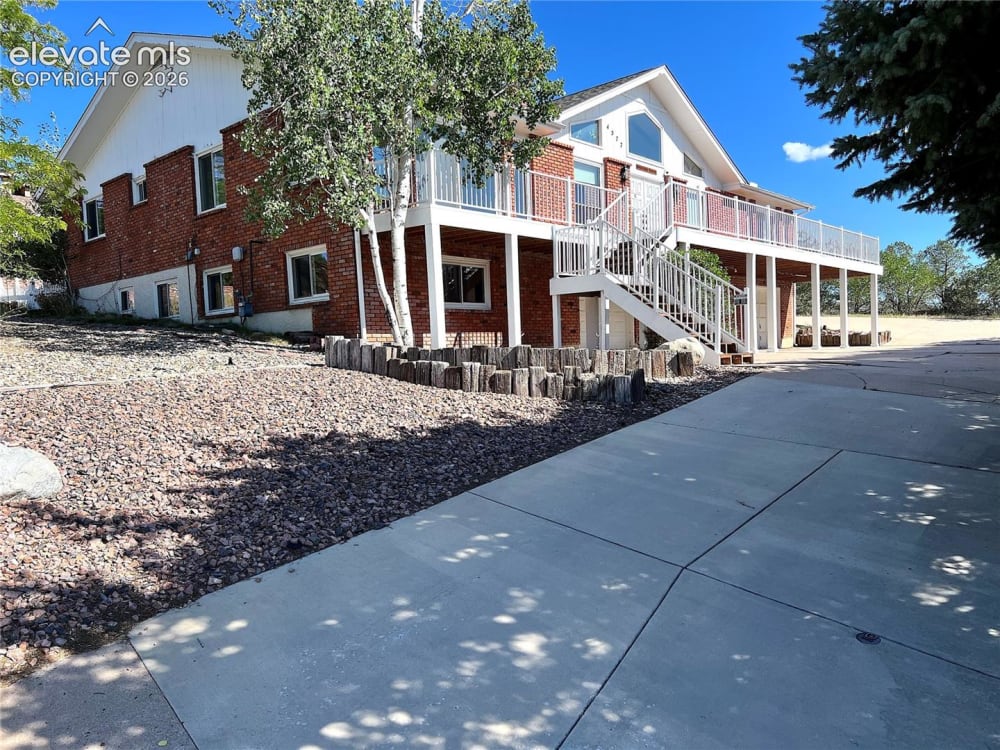 4577 Whispering Court