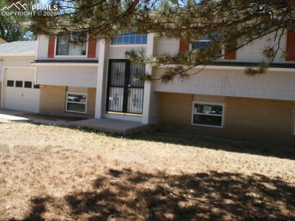 7349 Colonial