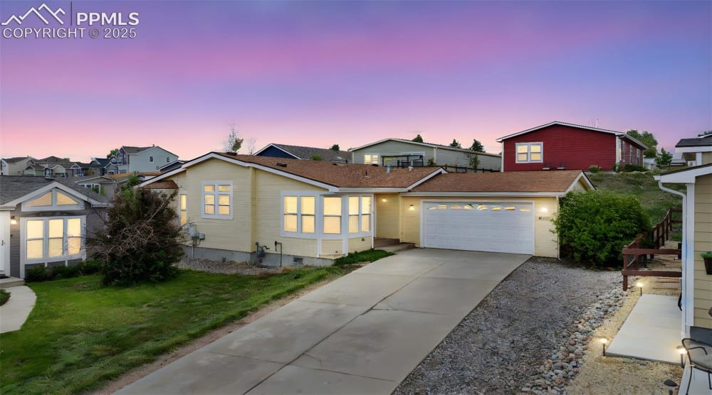 4481 Kingfisher Point