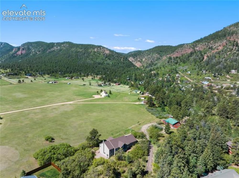 261 Pinecrest Way