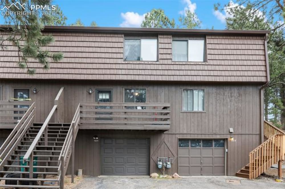560 Manor