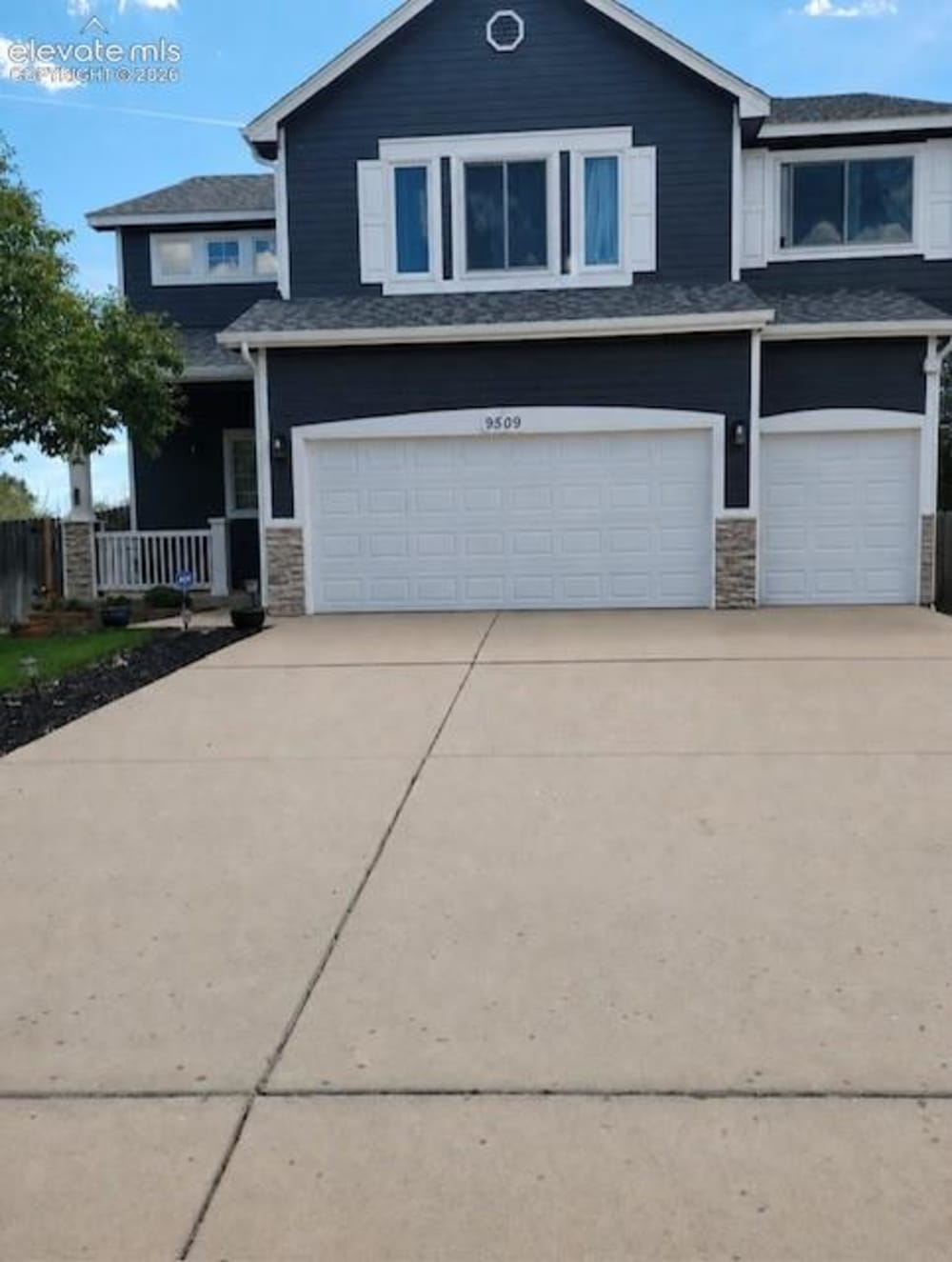 9509 Bur Oak Lane