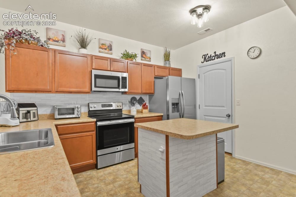 2115 St Claire Park Alley