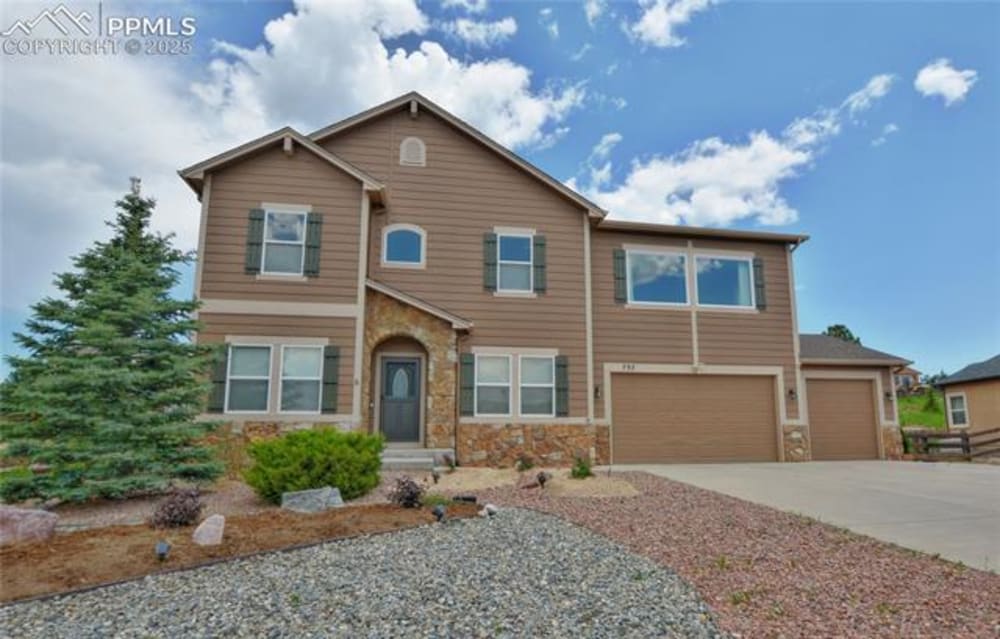 735 Woodmoor Acres