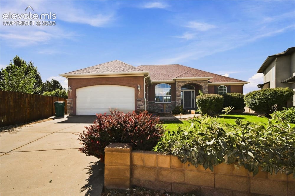 4 Hawks Point Court