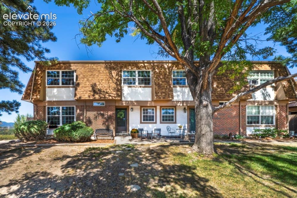 1103 Willow Bend Circle