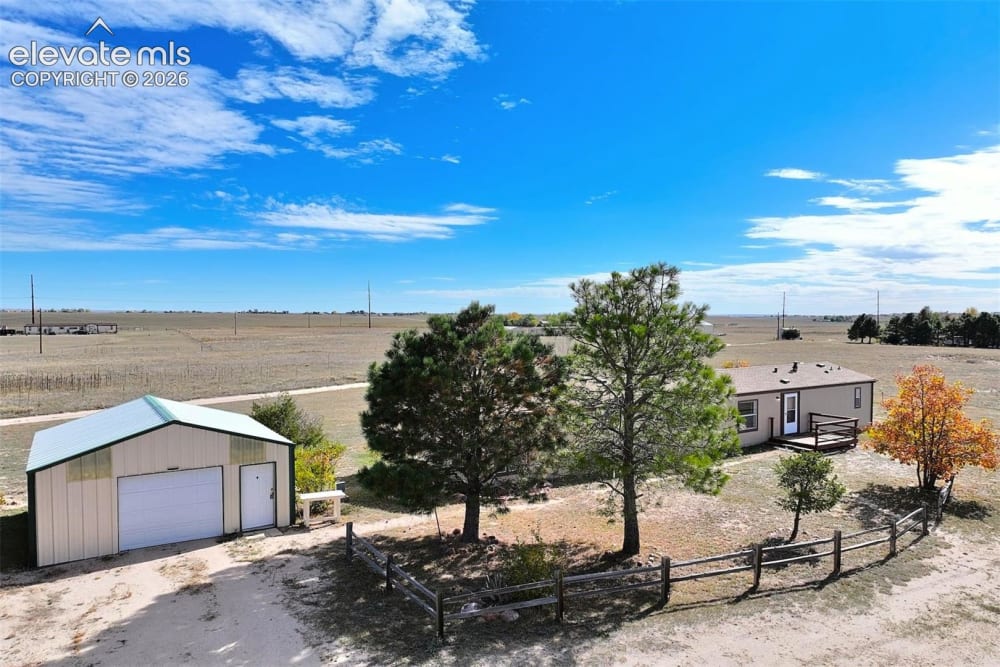 6375 Field View