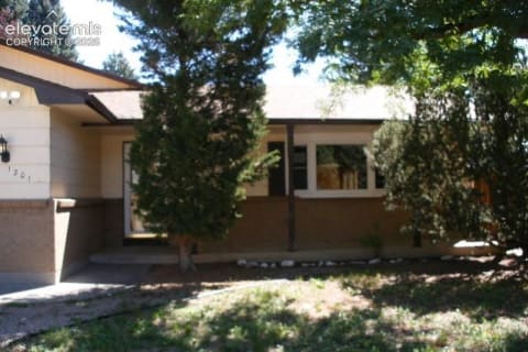 1201 Auburn Drive