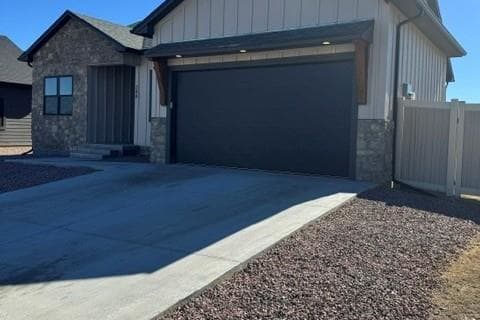 348 Arrowhead Drive