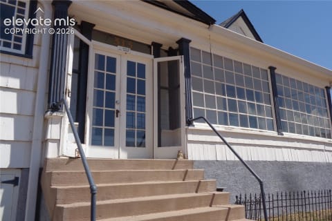 313 Golden Avenue