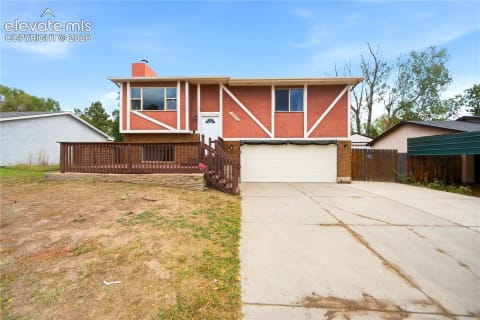 2025 Heathercrest Drive