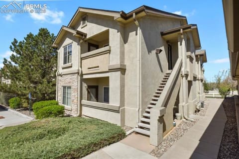 7004 Ash Creek Heights