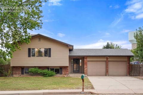 7515 Deer Trail