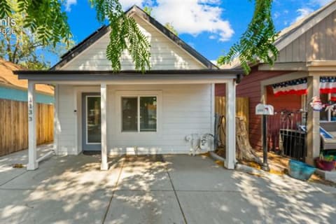 1133 Elm Street