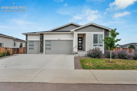 1592 Maggie Mae Lane