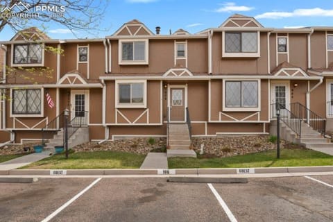 906 London Green Way