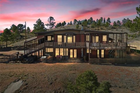 556 Circle Drive