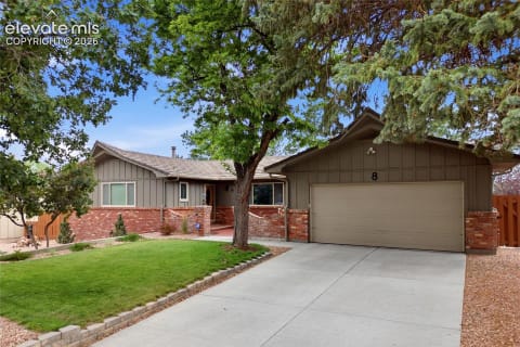 8 Raven Hills Court