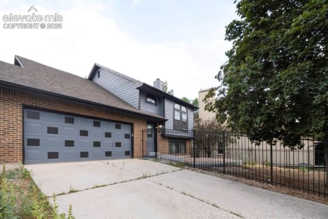 8555 Ilex Drive