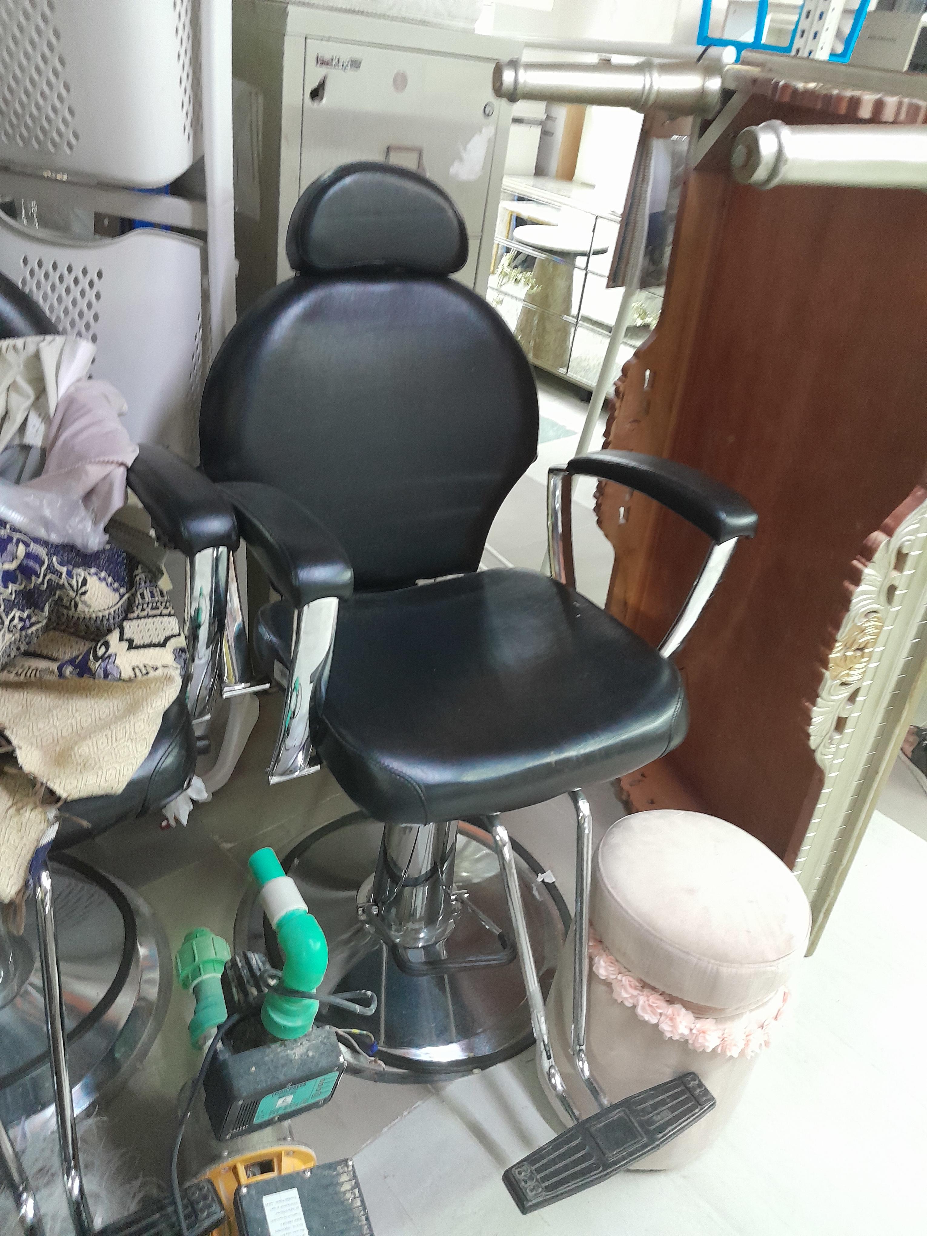 Used Barber Chair Black