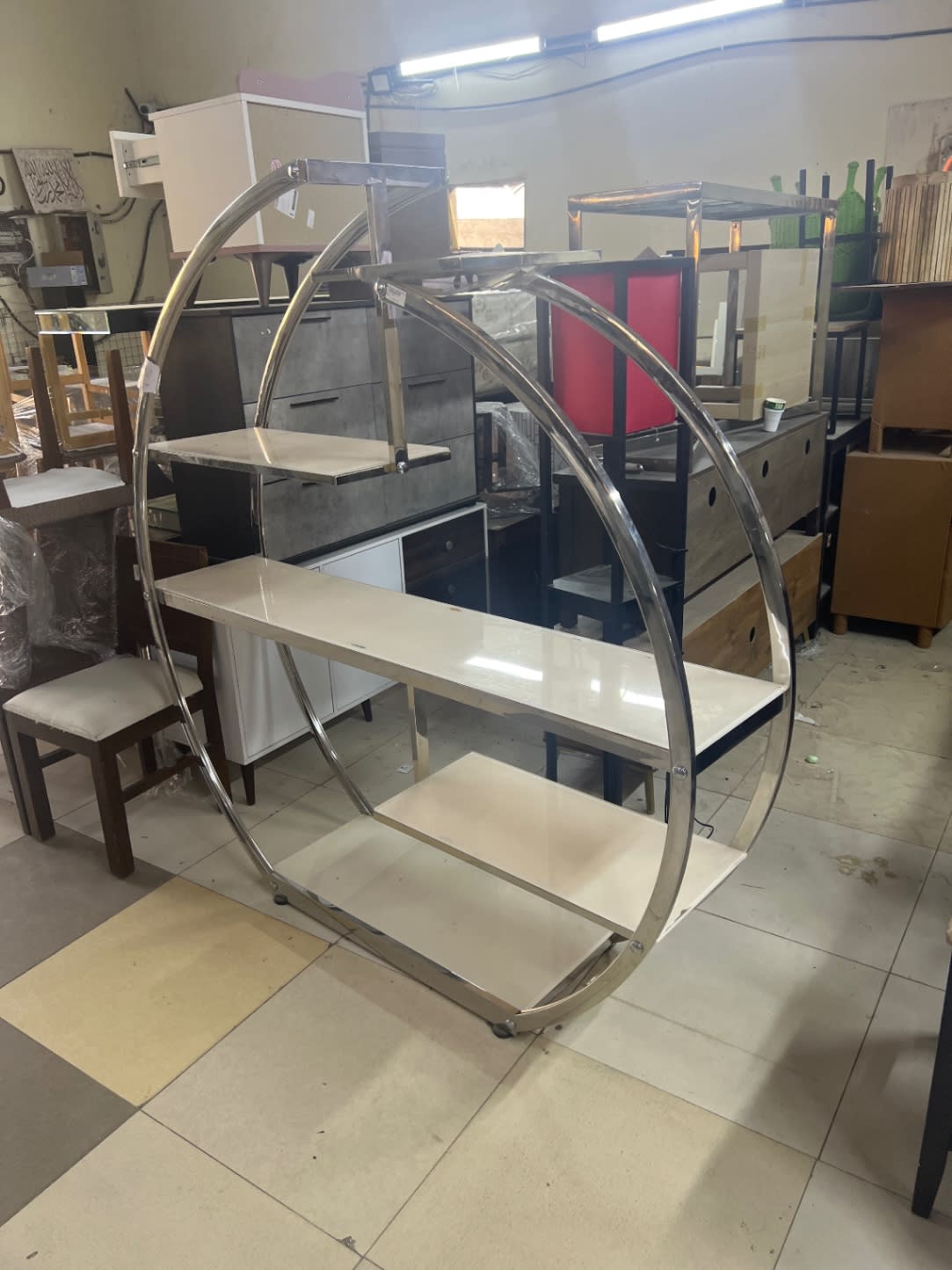 Round Frame Display Shelf